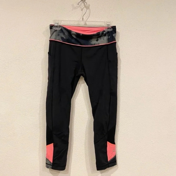 Lululemon Pace Revival Crop Leggings Size 6 EUC - Picture 1 of 5